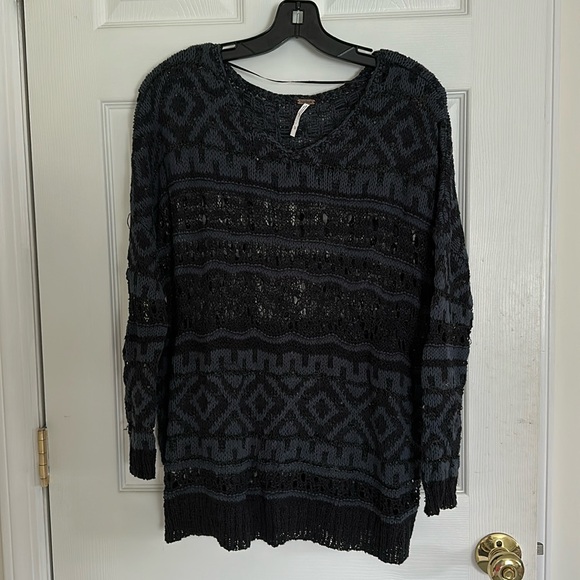 Black/blue open knit pullover Free People sweater - Picture 1 of 6